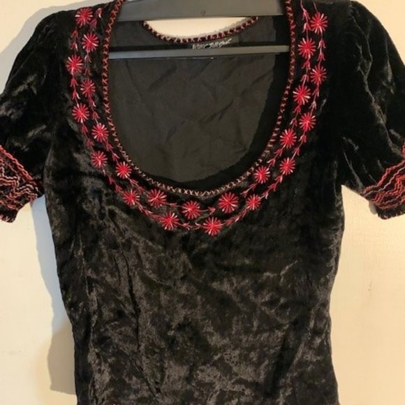 Betsey Johnson 4 black & red - Picture 2 of 11